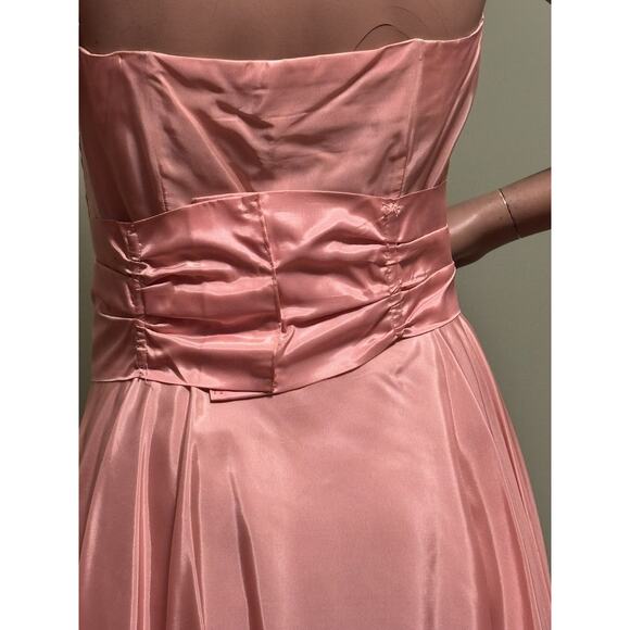 Vintage 50’s Peach Taffeta Strapless Fit/Flare Corseted Ball Gown/Formal/Prom - Picture 4 of 11